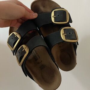 Navy blue, big buckle, Arizona Birkenstocks size 35